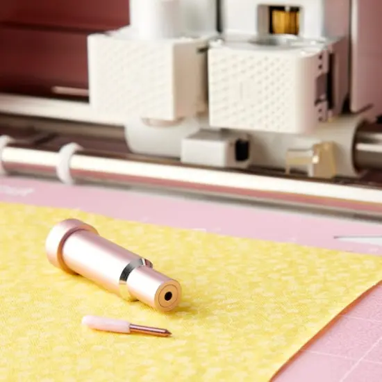 Cricut&reg; Bonded-Fabric Blade & Housing {3}