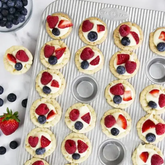 USA Pan&reg; 24-Cup Mini Muffin Pan {3}