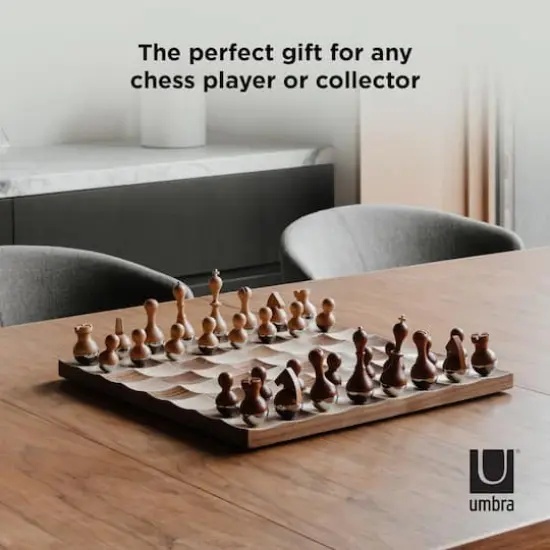 Umbra Walnut Wobble Chess Set {5}