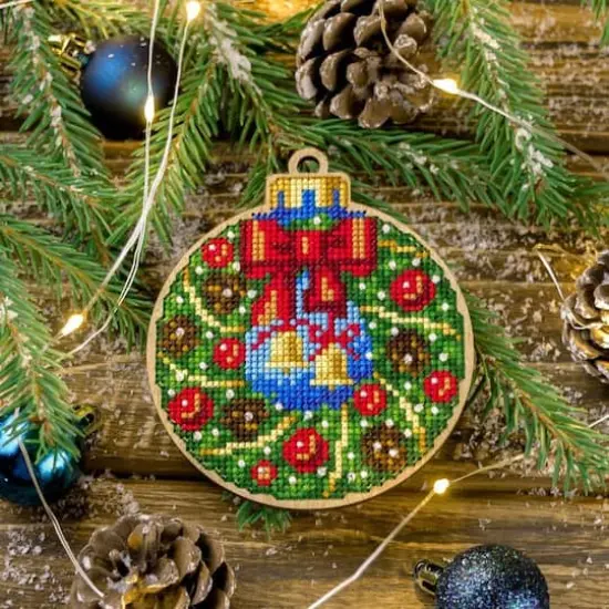 Wonderland Crafts Green & Red Wreath Cross-Stitch Kit {1}