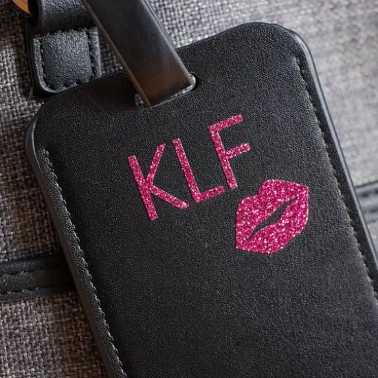 Cricut Joy&trade; Smart Iron-On&trade; Glitter Lipstick {5}