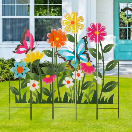 Glitzhome&reg; 3.5ft. 5 Piece Metal Flowers Silhouette Yard Stake {3}