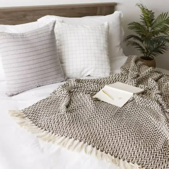 DII&reg; Zig-Zag Throw Dark Brown {7}