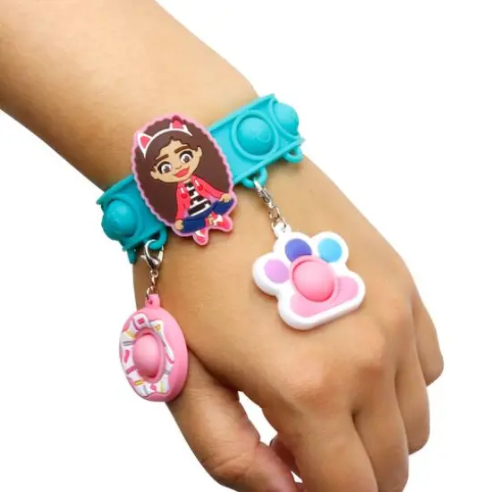 Pop-Eeze: Gabby's Dollhouse Bracelet Activity Set {6}