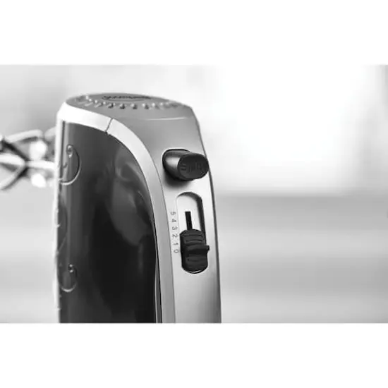 Brentwood Black Lightweight 5-Speed Electric Hand Mixer {4}