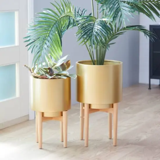 CosmoLiving by Cosmopolitan Gold Metal Planter Set {3}