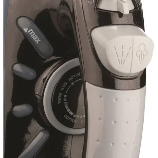 Brentwood&reg; Full-Size Nonstick Steam Iron Black {11}