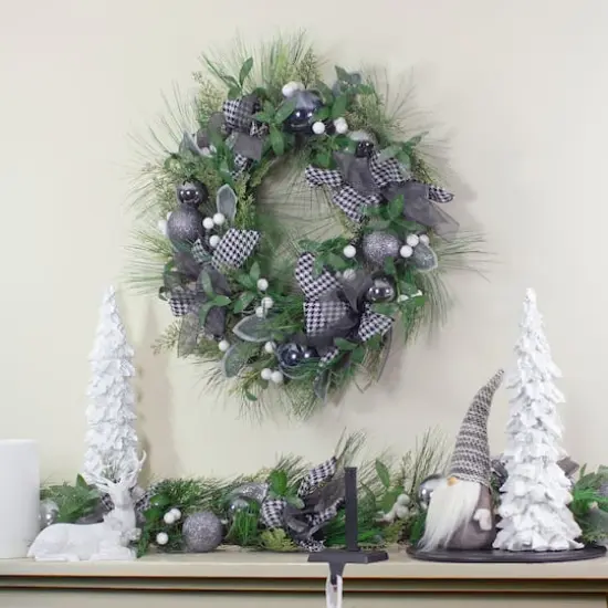 24" Houndstooth & White Berries Artificial Christmas Wreath {3}