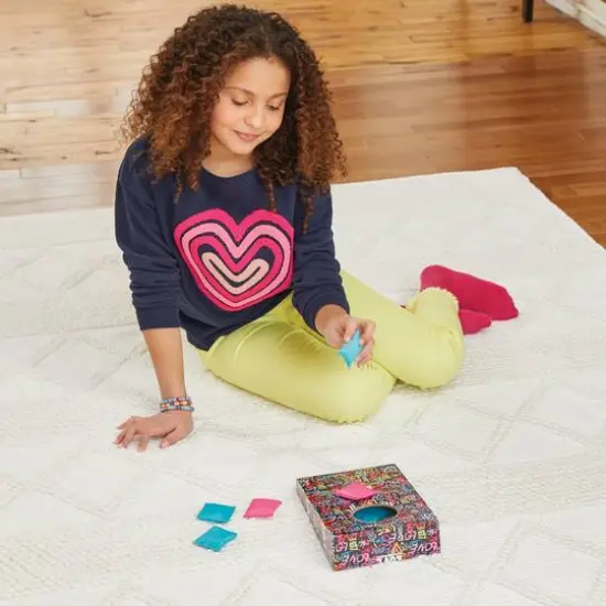 Make It Real&trade; 3C4G Graffiti Table Top Cornhole Set {3}