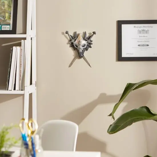 Armored Dragon Wall Crest {4}