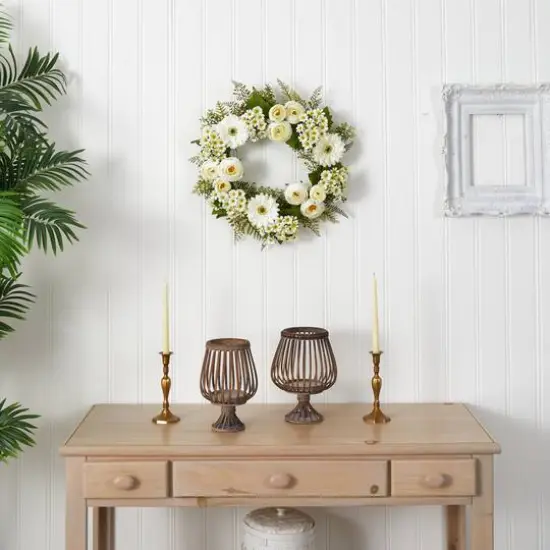 24&rdquo; Mixed Cream Daisies & Ranunculus Wreath {6}