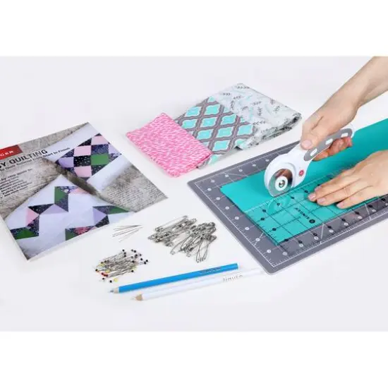 SINGER&reg; Learn to Quilt Sewing Kit {6}