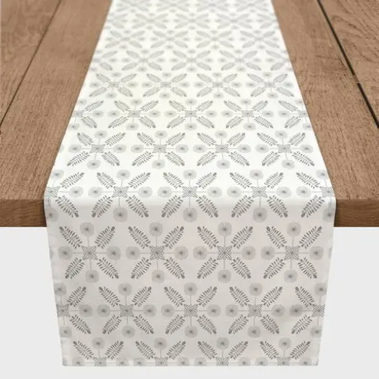Mod Medallion Indoor/Outdoor Table Runner {3}