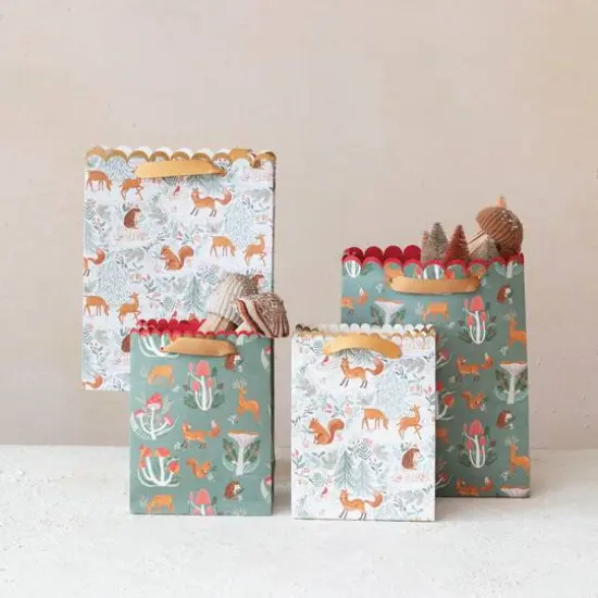 Hello Honey&reg; Woodland Flora & Fauna Scalloped Paper Gift Bag Set {3}