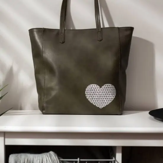 Cricut&reg; Glitter Iron-On Mesh Sampler {8}