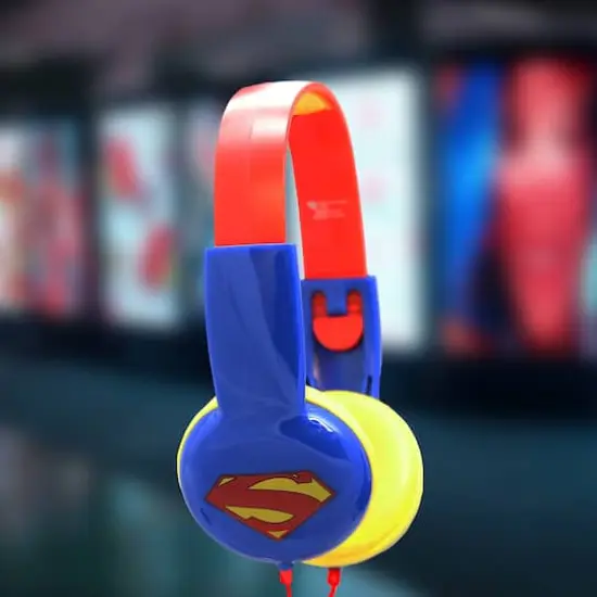 Superman Kid-Safe Headphones {4}