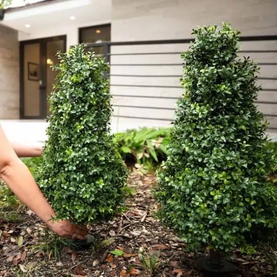 3ft. UV Resistant Boxwood Plant Set with Integrated Ground Stake {3}