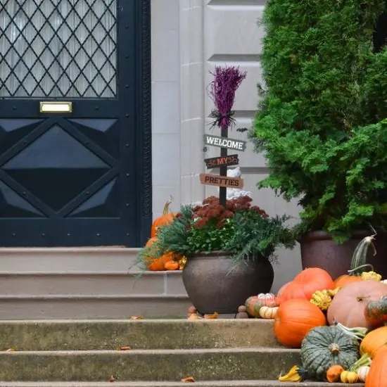 33" Witch&rsquo;s Broom Garden Stake {3}