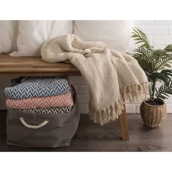 DII&reg; Natural Zig-Zag Throw {4}