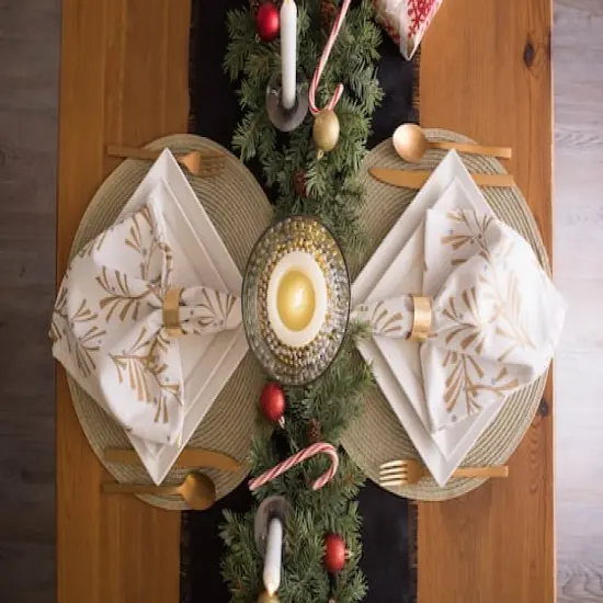 DII&reg; Metallic Gold Round Polypropylene Woven Placemat (Set of 4) {3}