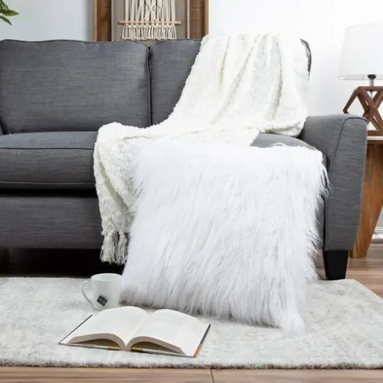 Hastings Home Mongolian Faux Fur Pillow, 22" x 22" White {7}