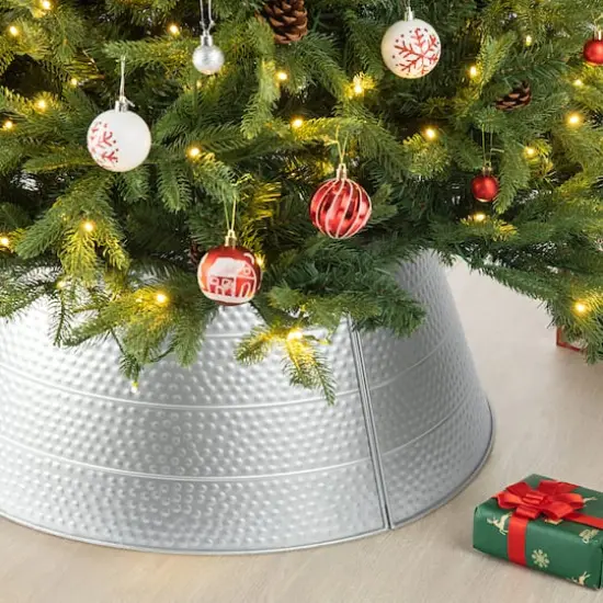 Glitzhome&reg; 26" Hammered Metal Tree Collar Silver {5}