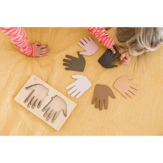 The Freckled Frog Hand in Hand Puzzle {6}