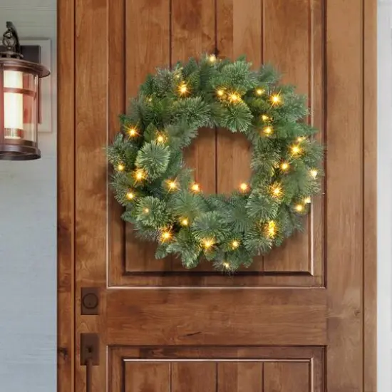 24" Pre-Lit Pine Wreath {3}