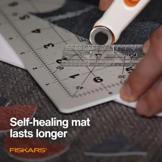 Fiskars&reg; Rotating Cutting Mat {5}