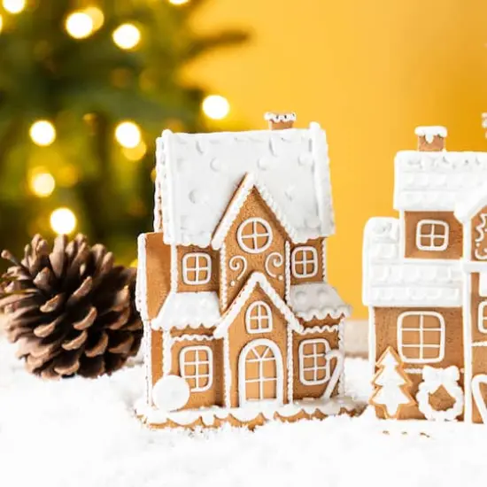 Glitzhome&reg; 5.5" Christmas Resin Gingerbread House Table Decor Set {6}