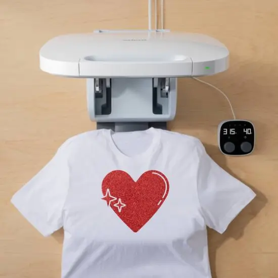 Cricut&reg; Smart Iron-On&trade; Glitter, 25" x 5ft. Red {7}