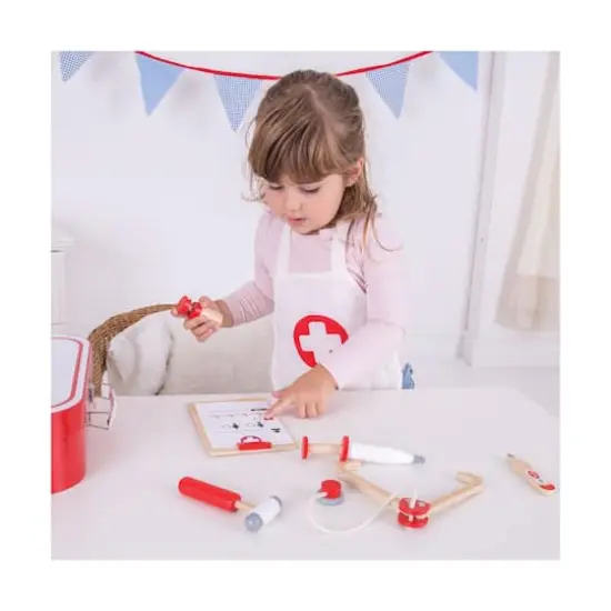 Wooden Doctor's Kit {5}