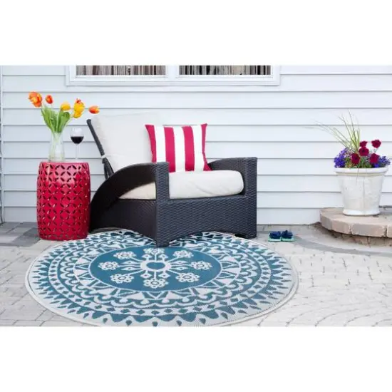 DII&reg; Round Blue Floral Outdoor Rug, 5ft. {4}