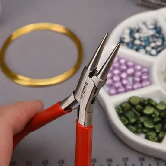 The Beadsmith&reg; 4.75" Red Round Nose Pliers {8}