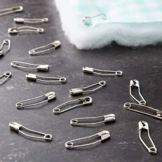 Loops & Threads&trade; Curved Safety Pins, 1 1/16" {3}