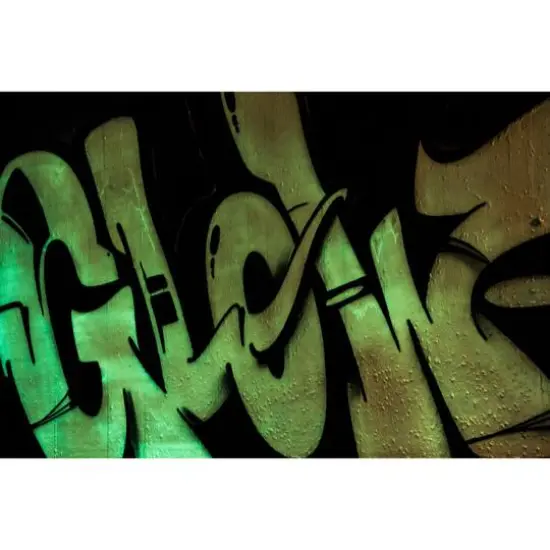 Montana Night Glow Effect Spray Paint {3}