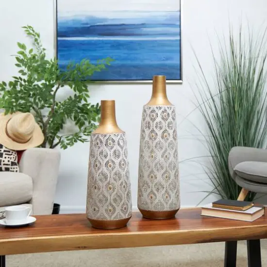 White Metal Vase with Diamond Pattern Set {7}