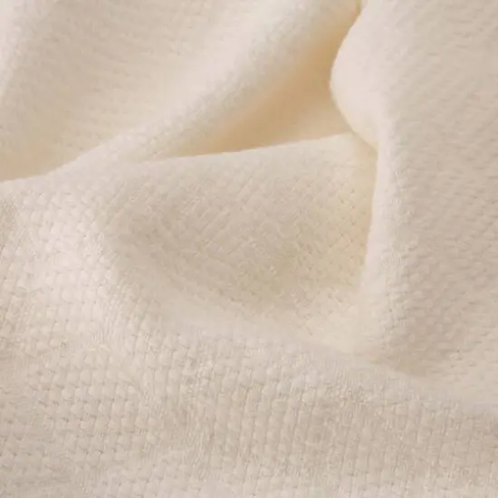 Glitzhome&reg; White Geometry Cotton Woven Throw {6}