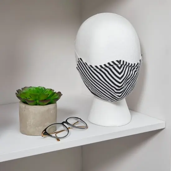 FloraCraft&reg; SmoothFōM&reg; White Foam Faceless Head {9}