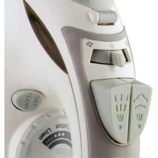 Brentwood 1,200W Nonstick Steam Iron with Retractable Cord White {9}