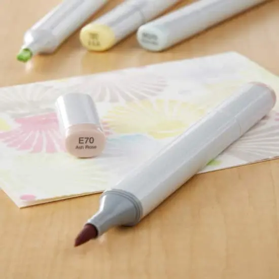 Copic&reg; Sketch Marker, EarthsE70 Ash Rose {3}