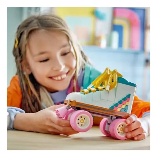 LEGO&reg; Creator&trade; Retro Roller Skate {4}