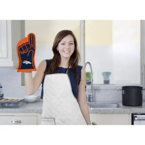 NFL #1 Oven Mitt Denver Broncos {6}
