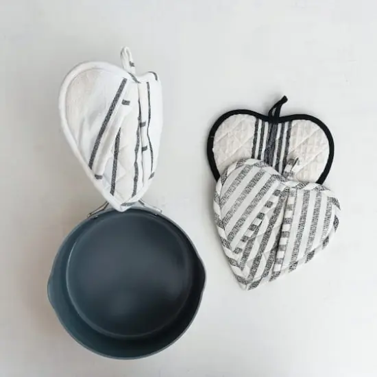Hello Honey&reg; Black & White Chic Cotton Quilted Heart Shaped Pot Holders Set {3}