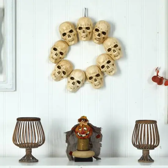 20" Halloween Skull Wreath with Lighted Eyes {4}