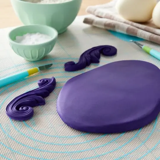 Satin Ice&trade; Vanilla Fondant, 2lb. Purple {4}