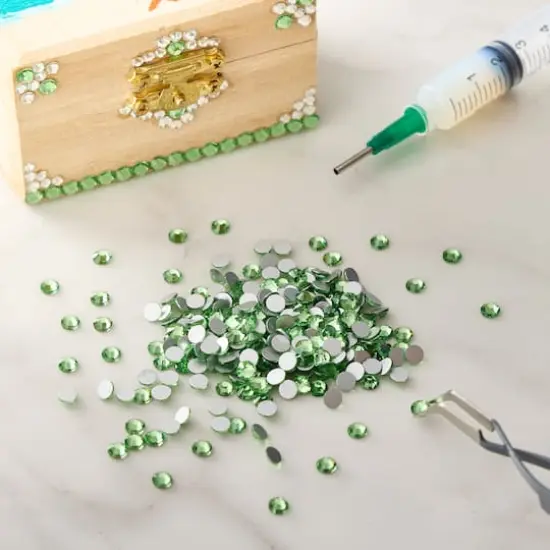 SS20 Glass Flatback Rhinestones by Bead Landing&trade; Peridot {3}