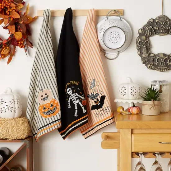 DII&reg; Embellished Halloween Happy Haunting Wicked Treats Dishtowels Set {7}