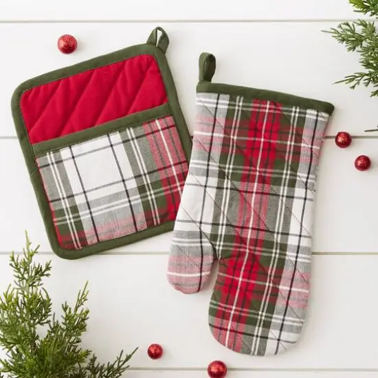 DII&reg; Christmas Plaid Oven Mitt & Potholder Set {6}