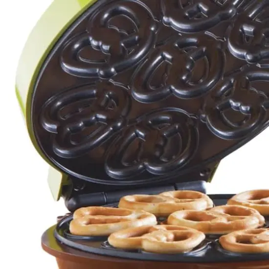 Brentwood Nonstick Mini Pretzel Maker {4}